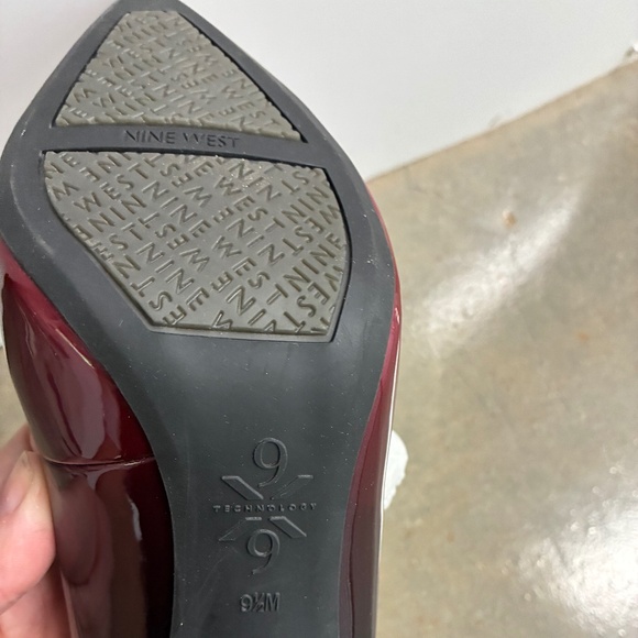 Nine West Patent Leather Colorblock Heel (Rose to Black fade) - Picture 7 of 7